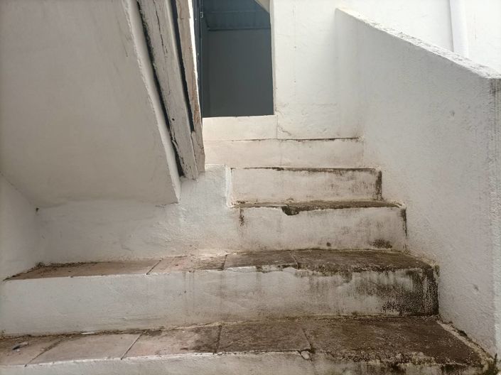 Image No.8-6 Bed Townhouse for sale