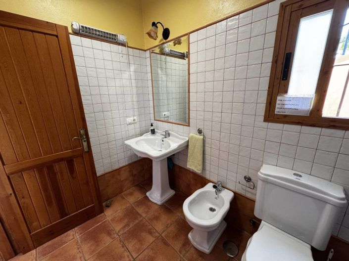 Image No.23-4 Bed Country House for sale