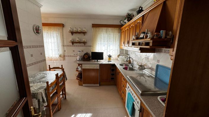 Image No.12-4 Bed Villa for sale