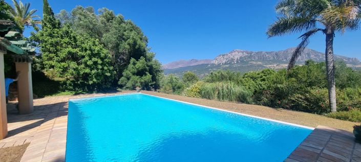 Image No.2-5 Bed Property for sale