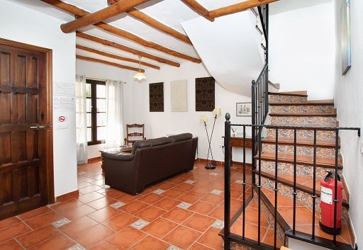 Image No.10-17 Bed Property for sale