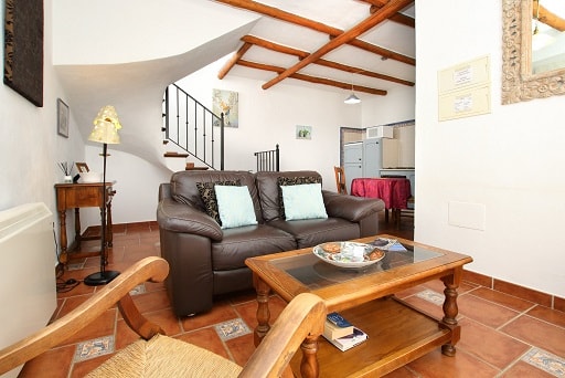 Image No.13-17 Bed Property for sale