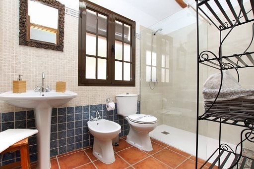 Image No.14-17 Bed Property for sale