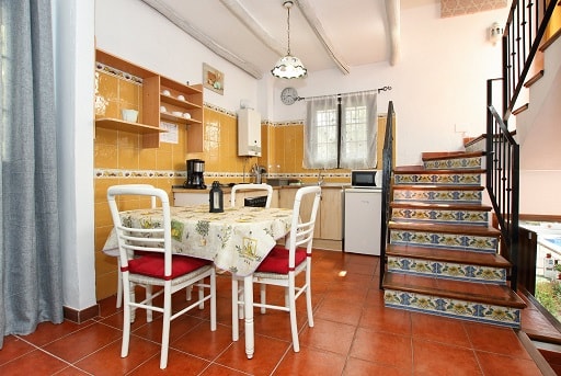 Image No.20-17 Bed Property for sale