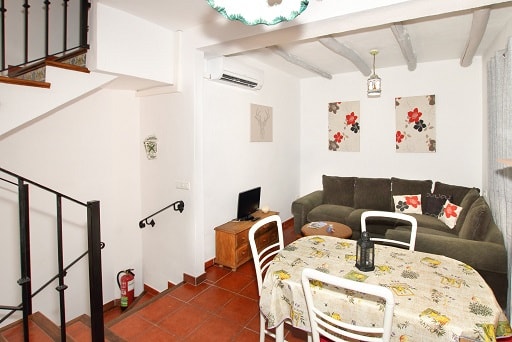 Image No.22-17 Bed Property for sale