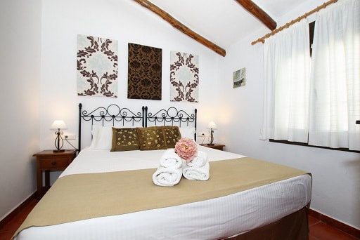 Image No.24-17 Bed Property for sale