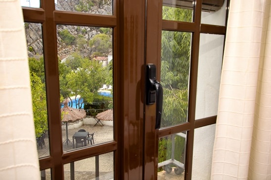 Image No.27-17 Bed Property for sale