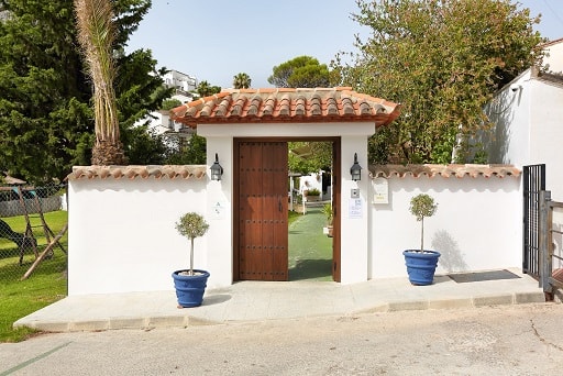 Image No.6-17 Bed Property for sale