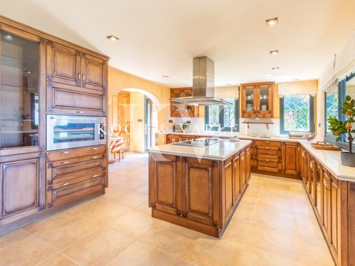 Image No.17-5 Bed Villa for sale