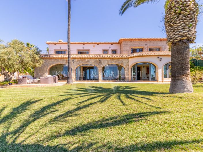 Image No.2-5 Bed Villa for sale