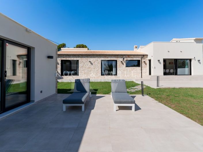 Image No.12-3 Bed Villa for sale