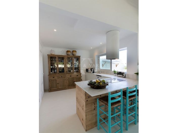 Image No.36-5 Bed Villa for sale