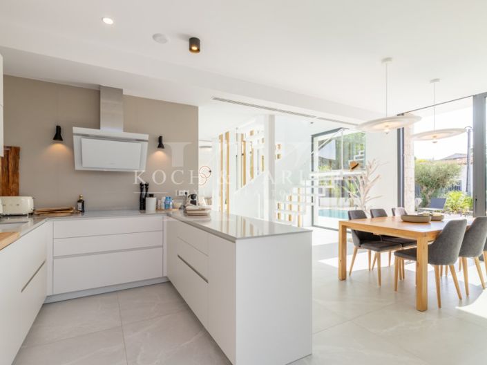 Image No.22-4 Bed Villa for sale