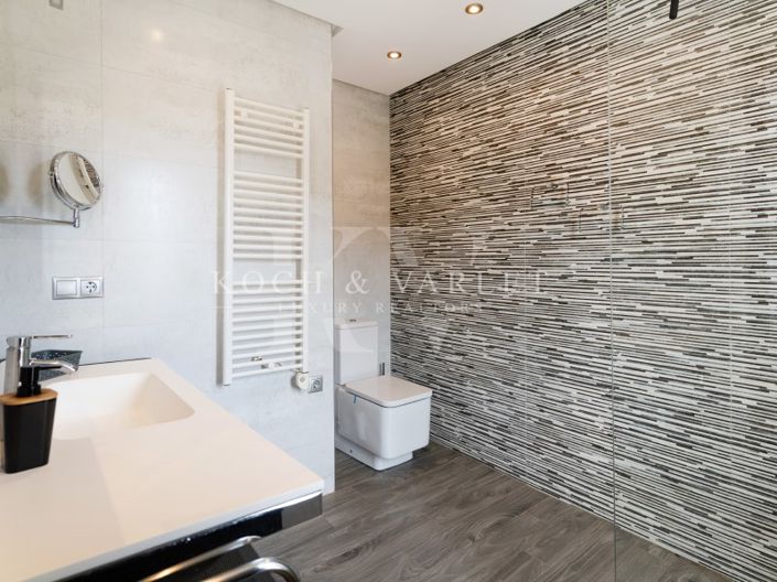 Image No.28-5 Bed Villa for sale