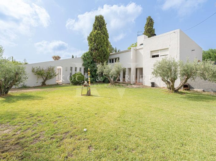 Image No.3-4 Bed Villa for sale