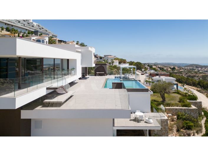 Image No.1-5 Bed Villa for sale