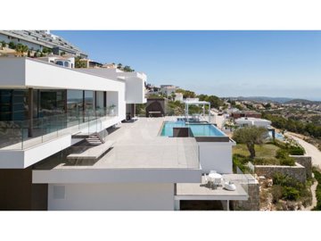 5 Bed Villa for sale