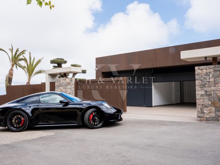 Image No.10-5 Bed Villa for sale