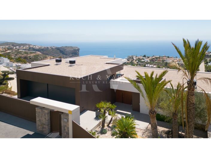 Image No.2-5 Bed Villa for sale