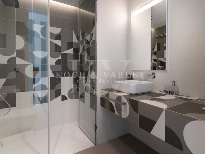 Image No.48-5 Bed Villa for sale