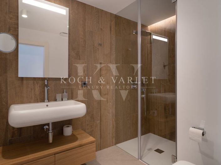 Image No.67-5 Bed Villa for sale