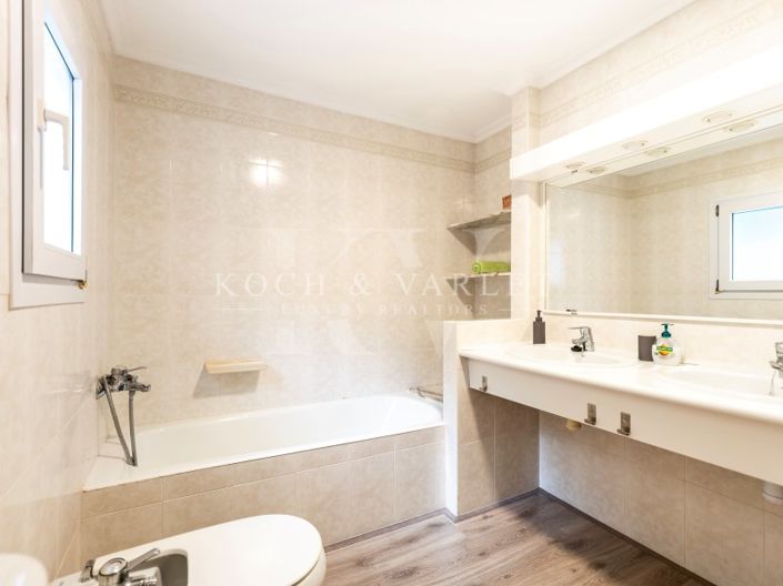 Image No.10-4 Bed Villa for sale