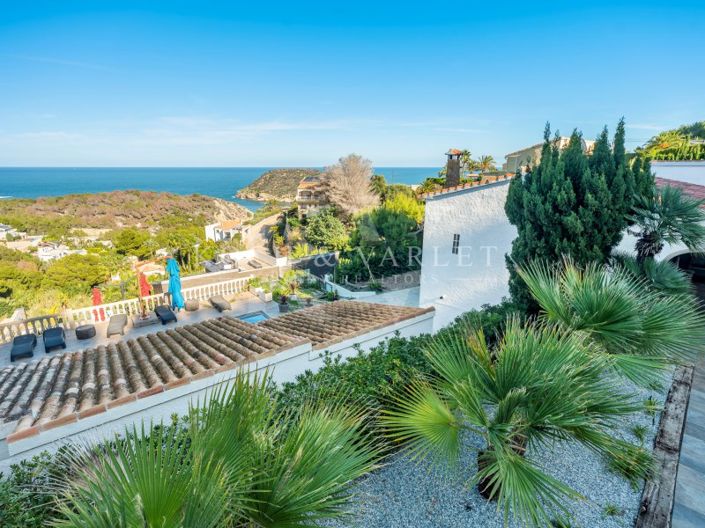 Image No.2-4 Bed Villa for sale