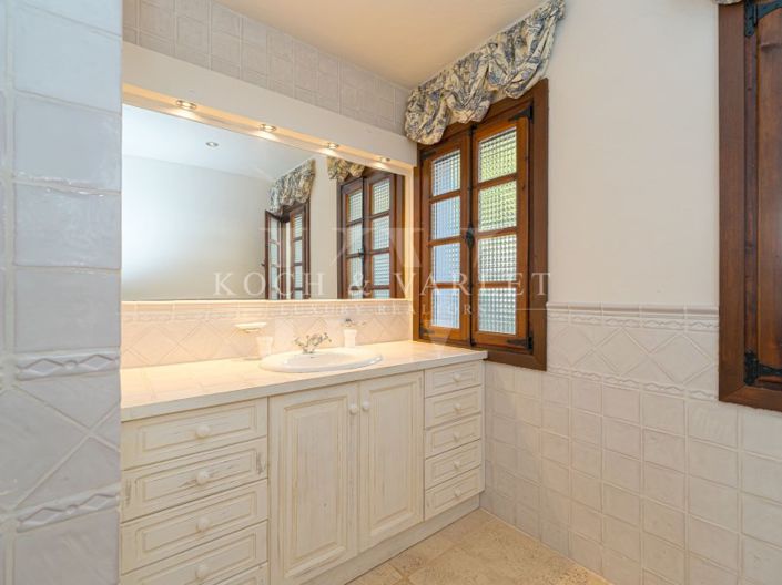 Image No.50-5 Bed Villa for sale