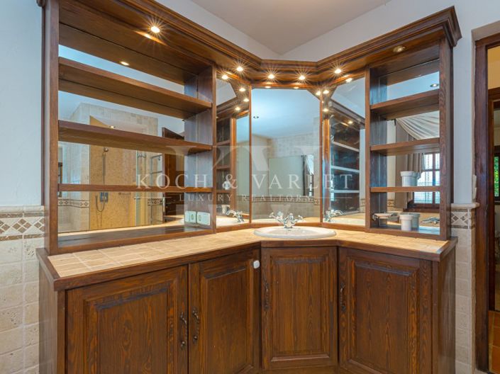 Image No.53-5 Bed Villa for sale