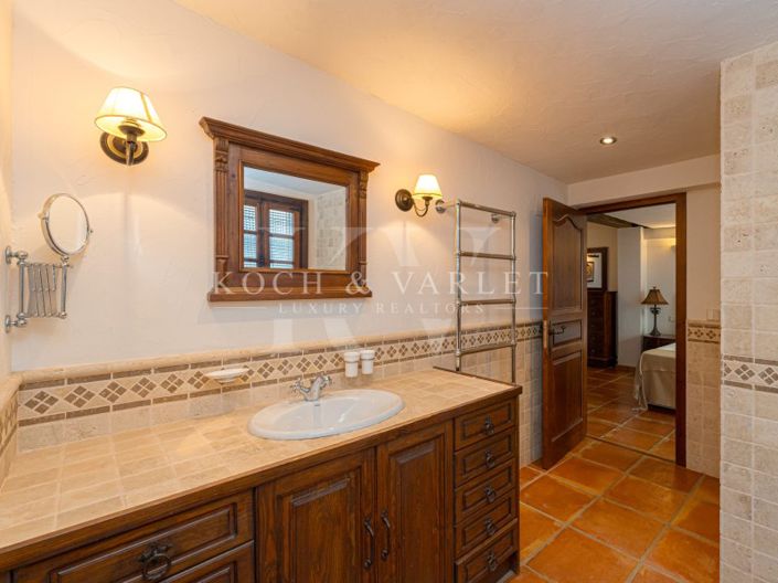 Image No.61-5 Bed Villa for sale