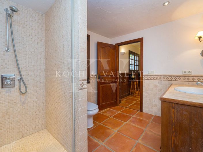 Image No.62-5 Bed Villa for sale