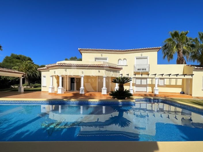 Image No.1-6 Bed Villa for sale