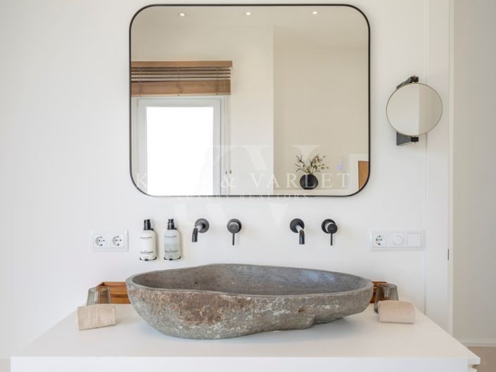 Image No.27-9 Bed Villa for sale