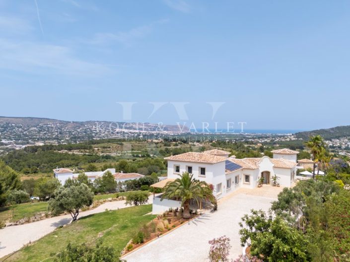 Image No.96-9 Bed Villa for sale