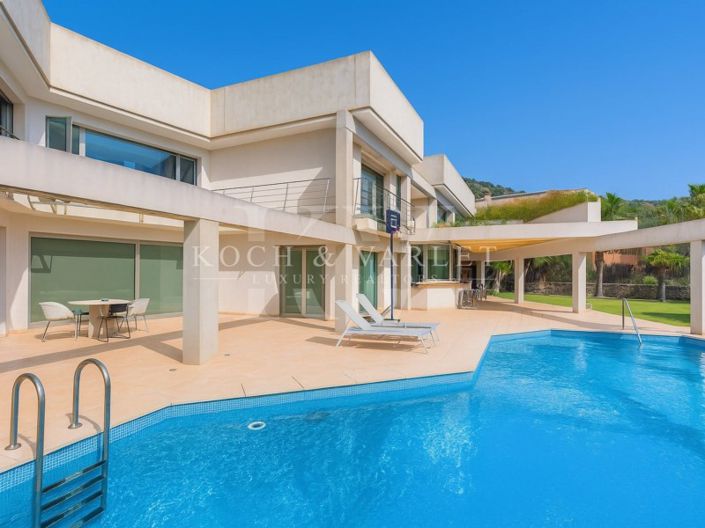 Image No.3-7 Bed Villa for sale