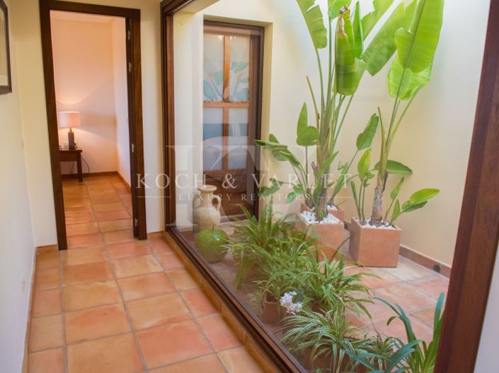 Image No.35-5 Bed Villa for sale