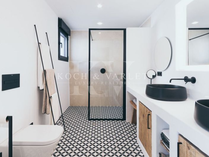 Image No.10-Villa for sale