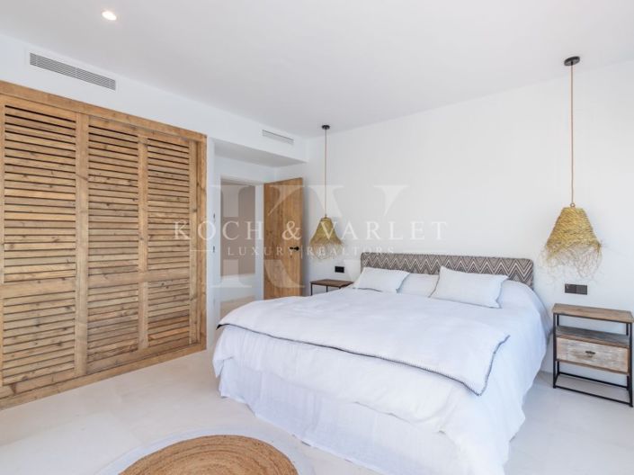 Image No.8-Villa for sale