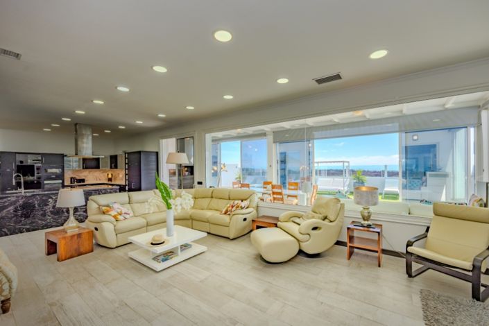 Image No.11-4 Bed Villa for sale