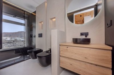 César Manrique-Inspired oasis in Tahiche’s volcanic heart