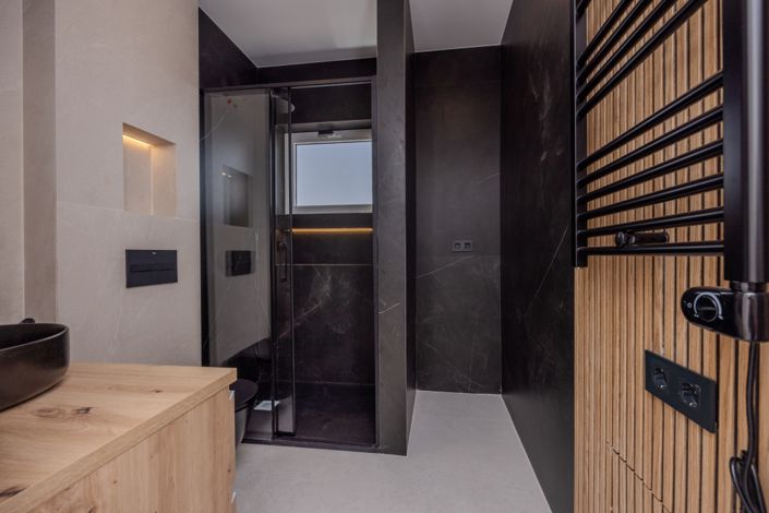 Image No.9-6 Bed Villa for sale