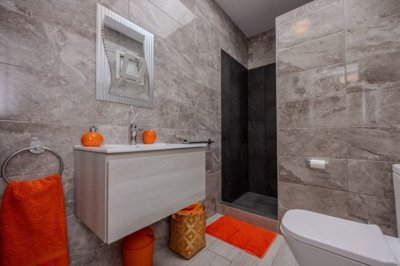 Stylish 4 bedroom villa with heated pool and Montaña Roja views in Playa Blanca