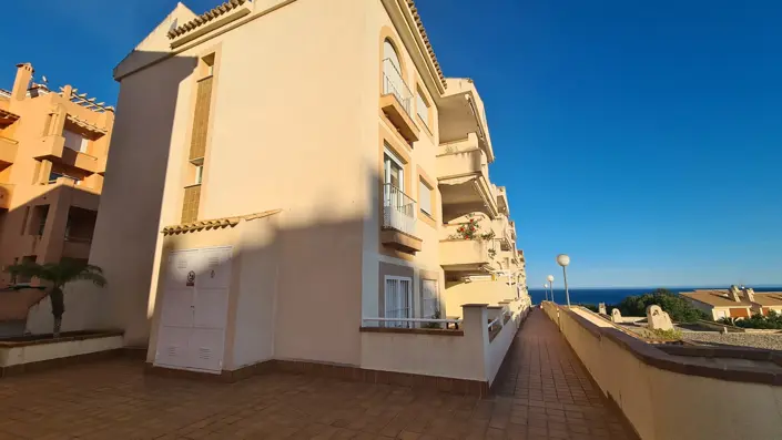 Image No.3-3 Bed Apartment for sale