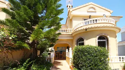 4 Bed Villa / Detached for sale