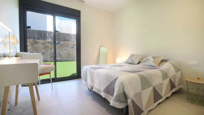 Image No.16-3 Bed Villa / Detached for sale