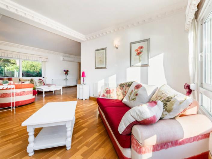 Image No.9-10 Bed Villa / Detached for sale