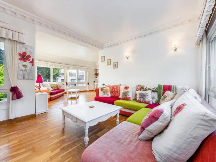 Image No.13-10 Bed Villa / Detached for sale