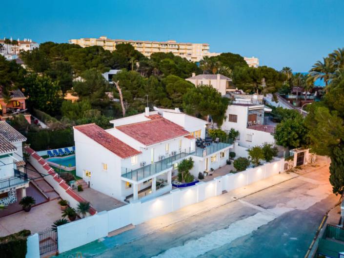 Image No.1-10 Bed Villa / Detached for sale