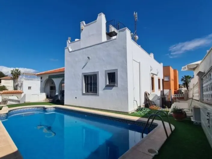 Image No.3-6 Bed Villa / Detached for sale
