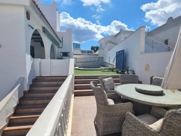 Image No.5-6 Bed Villa / Detached for sale